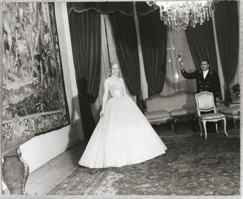 christian dior y eva peron|Eva Perón, la única reina que vistió Cristian Dior .